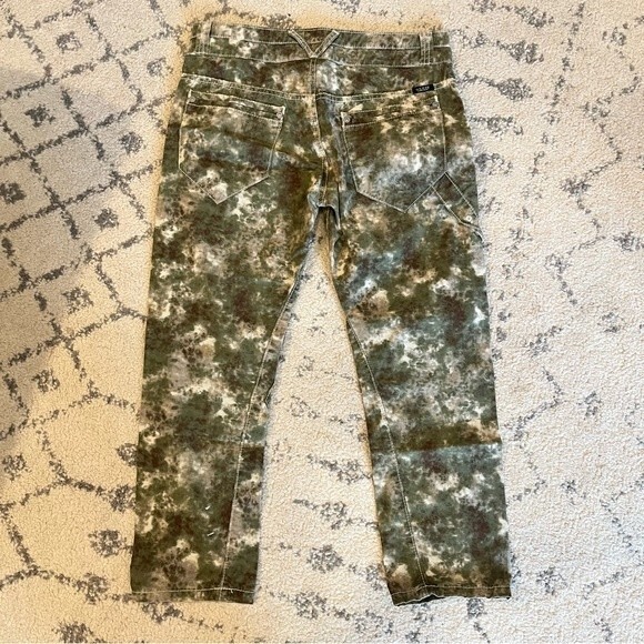 Guess Green Camo Capri Pants Size 25 - Picture 2 of 6